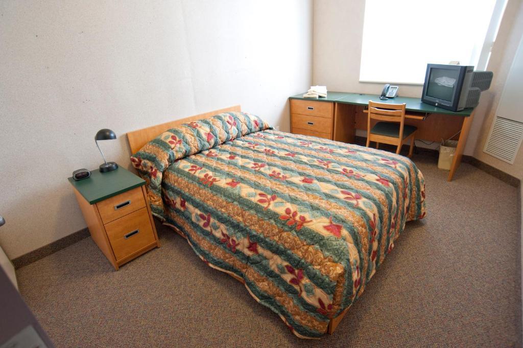 Hotel & Conference Centre- Barrie