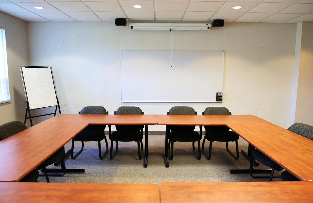 & Conference Centre- Hotel Barrie